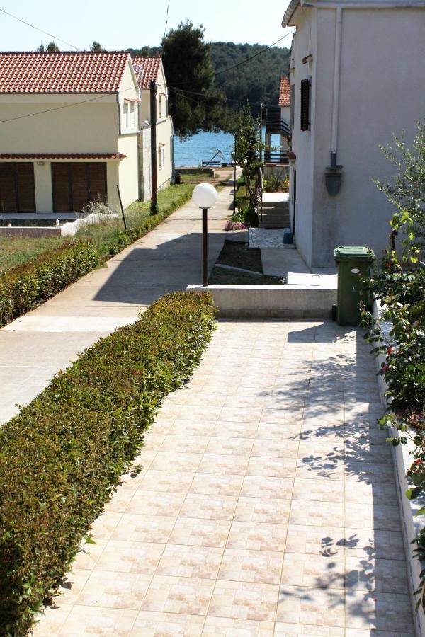 Apartments By The Sea Brgulje, Molat - 6241 Extérieur photo